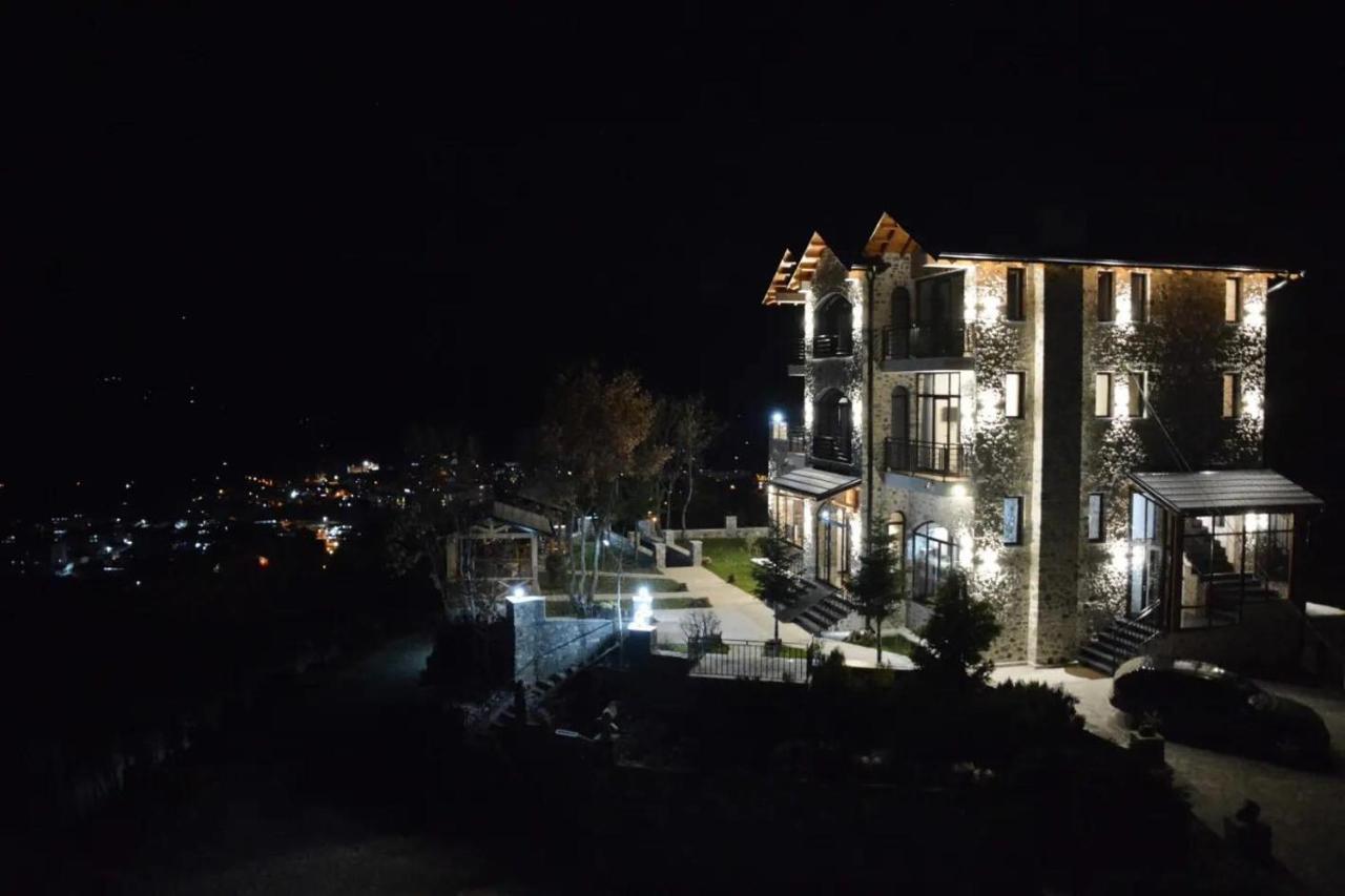 Bujtina Vrenezi * Peshkopi
