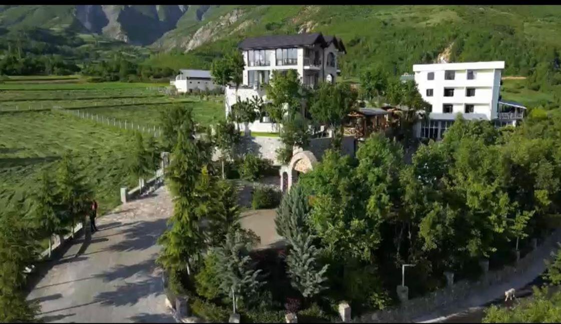 Pensjonat Bujtina Vrenezi